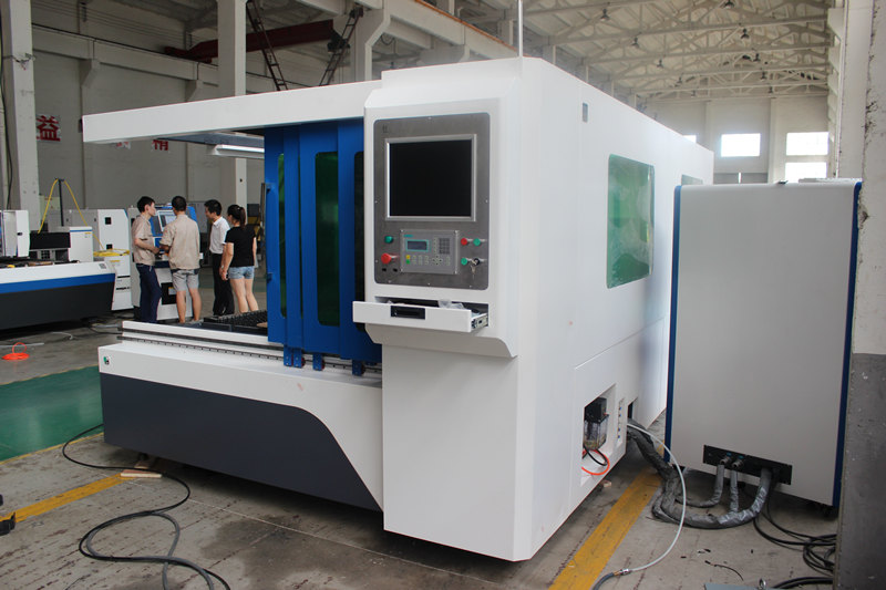 500w Laser Cutting Machine Laser with 1500x3000mm Stainless Steel